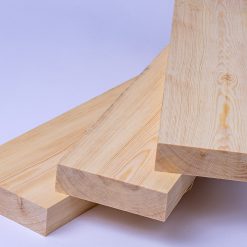 ფიჭვის დამუშავებული ფიცარი 45X145X3000AB – 1ცალი